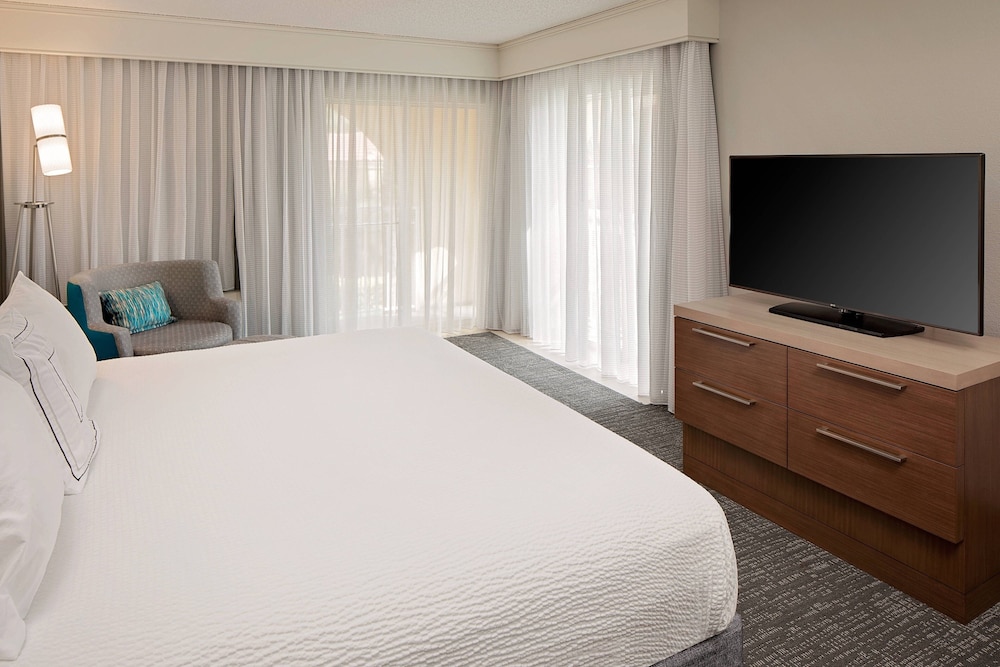 Suite, 1 Bedroom - Photo 4