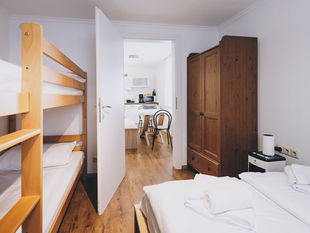Basic Condo, Mountain View