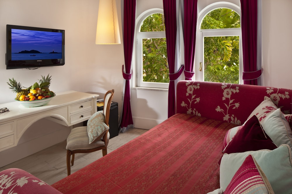 Triple Room, Sea View - Photo 5