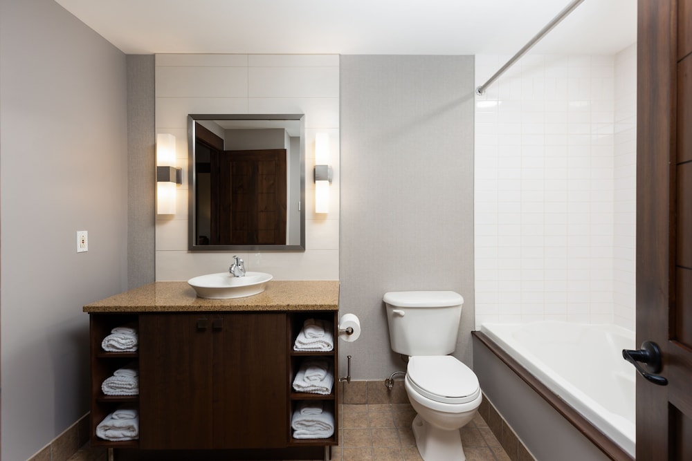 One bedroom Condominium, 2 queens beds - Photo 4