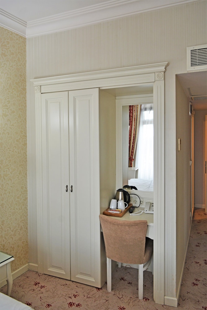 Family Double or Twin Room photo 3