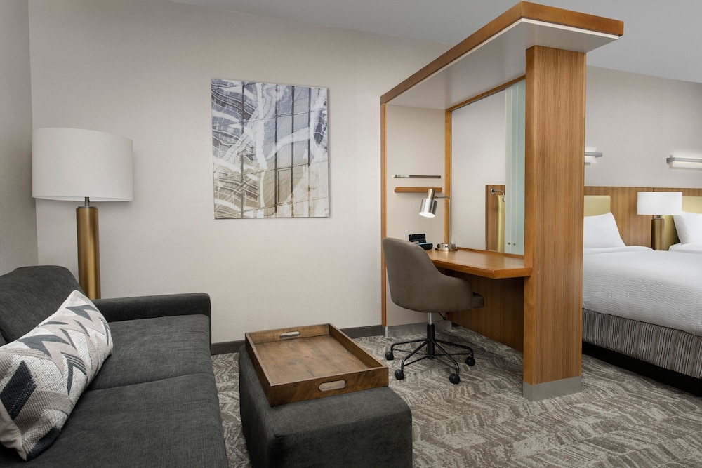 Studio, 2 Queen Beds (Mobility Accessible, Roll-in Shower)