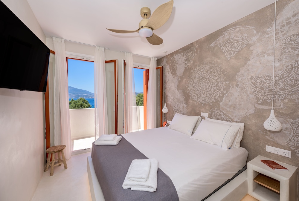 Beachfront Boutique Houses (Orange) photo 1