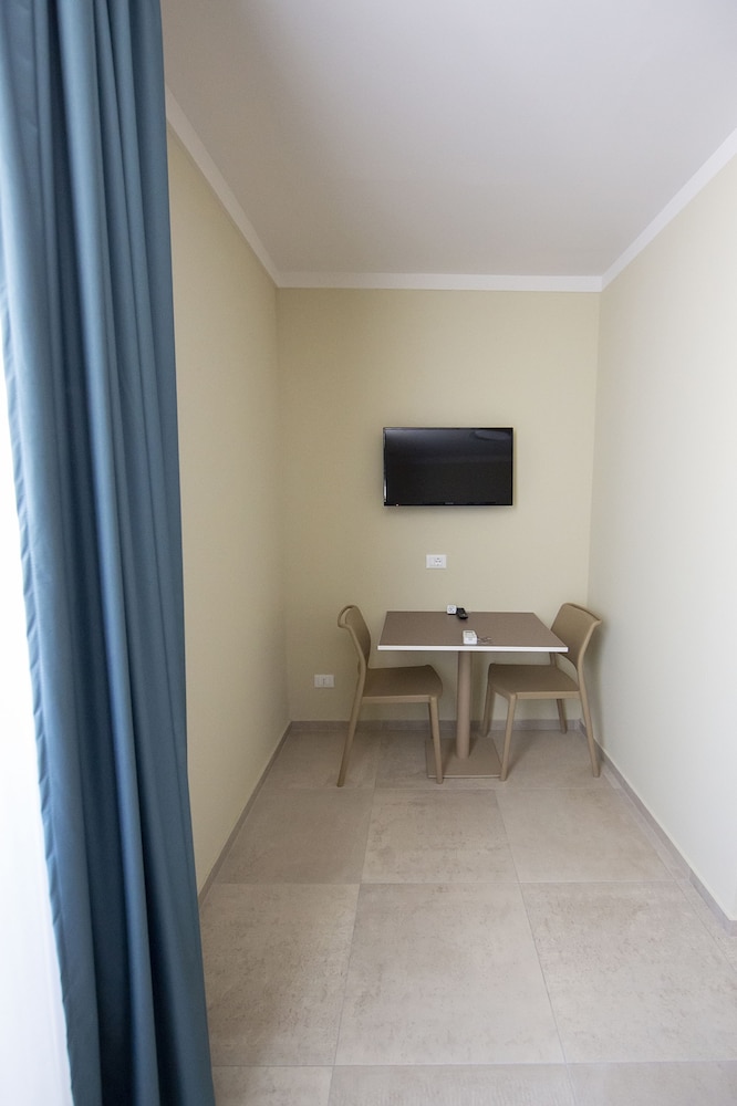 Basic Double Room photo 2