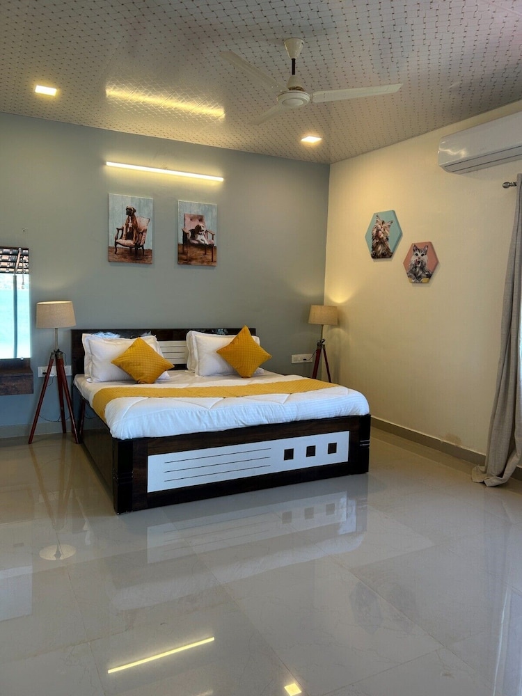 The Lake Vibe Villa