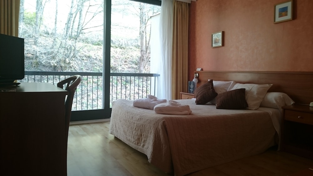 Double Room - Photo 3