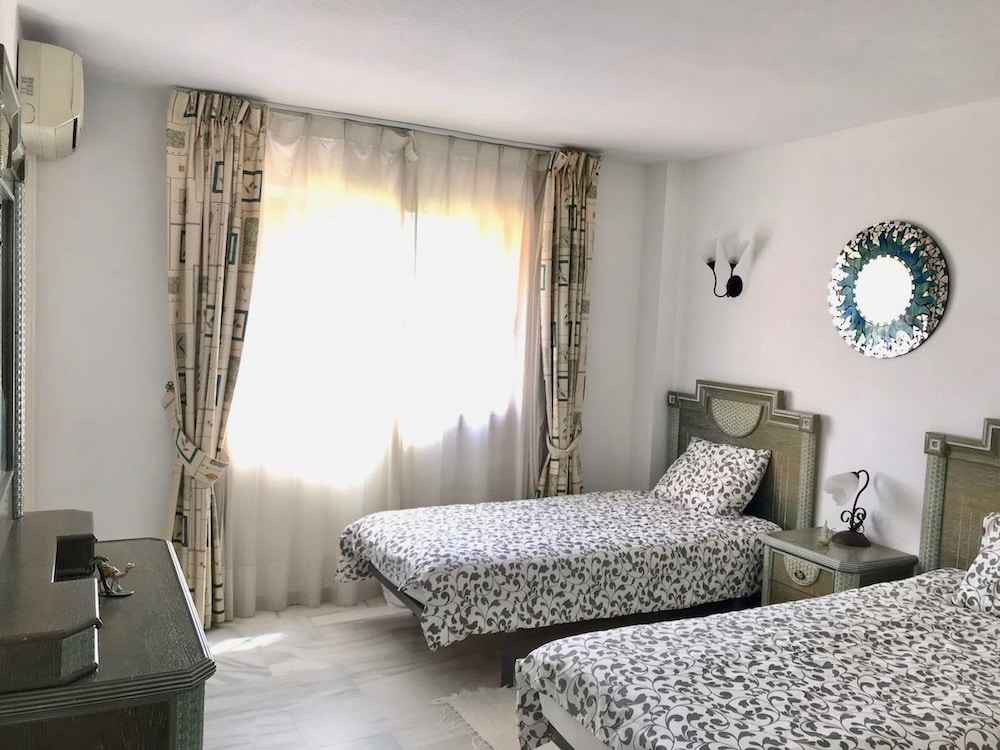 Apartamento, 2 Dormitorios, Vista al Jardín