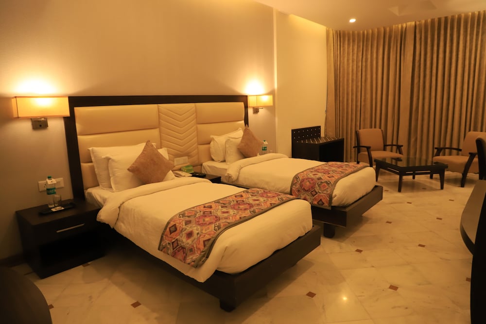 Deluxe Double or Twin Room, Hill View photo 3