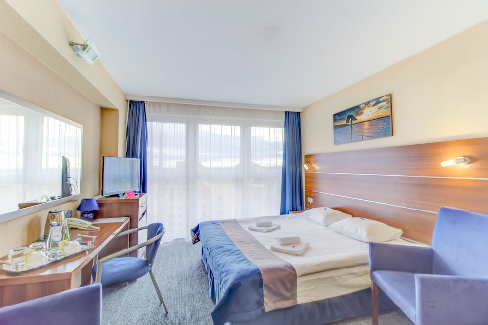 Room, 1 King Bed, Tower photo 1