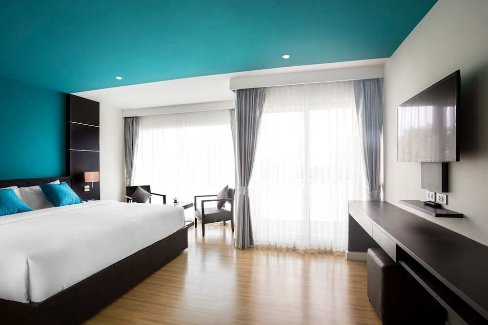 Deluxe Room, City View