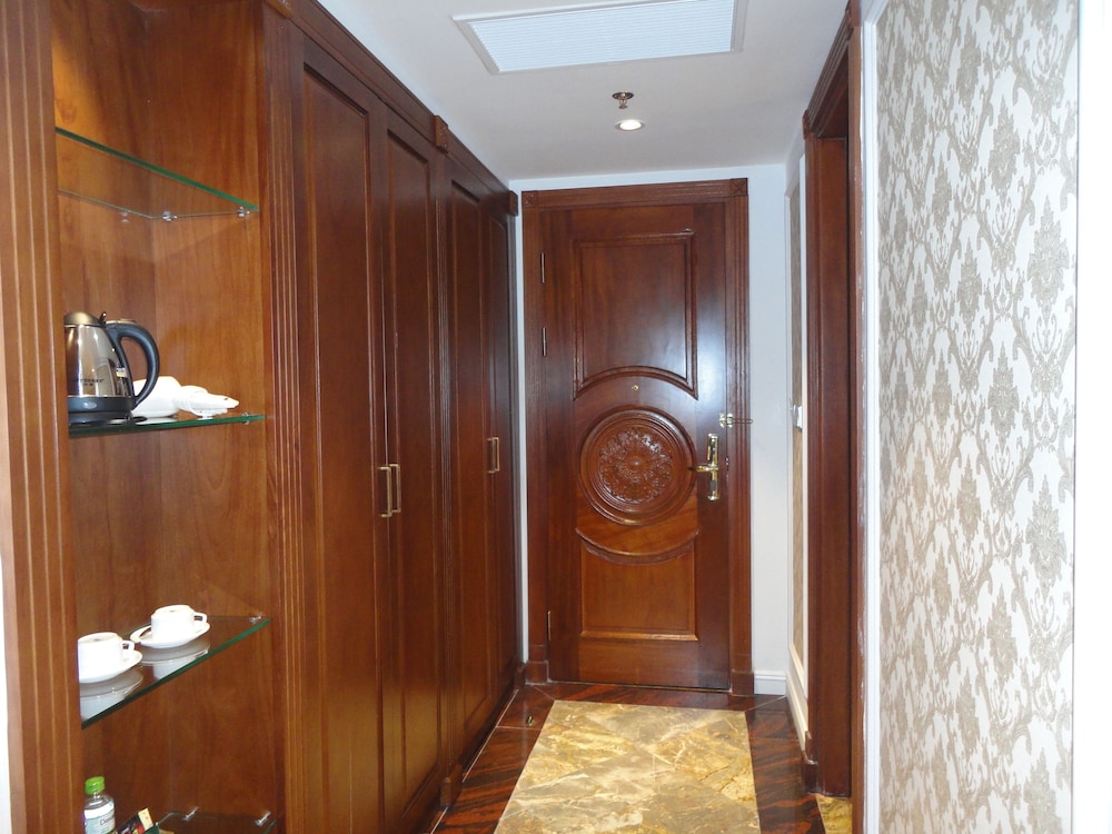 Royal Room photo 2
