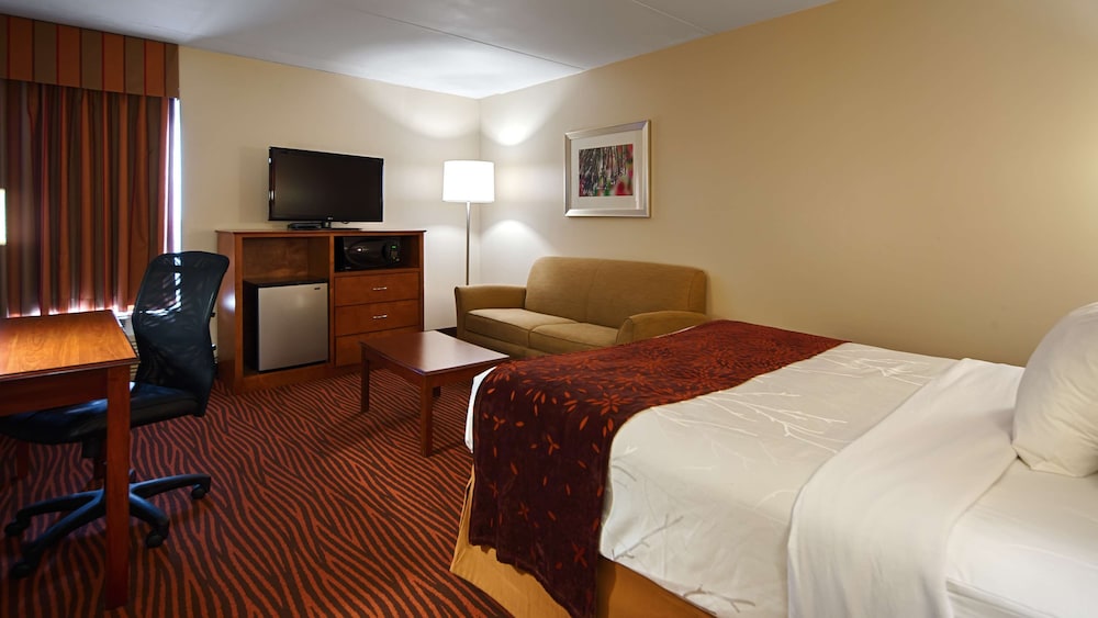 Standard Room, 1 Queen Bed, Non Smoking, Microwave - Photo 5