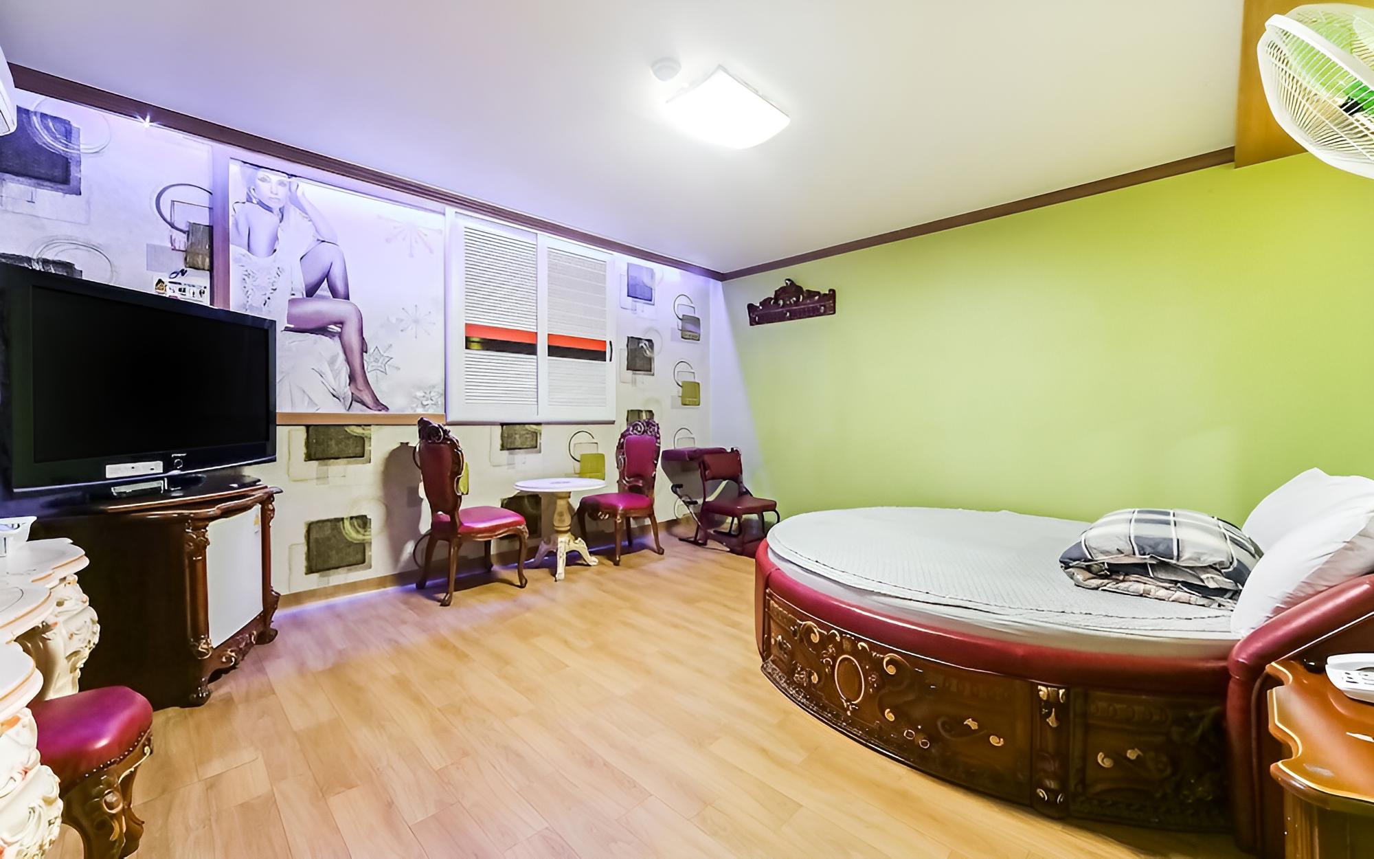 Room (Classic Twin)