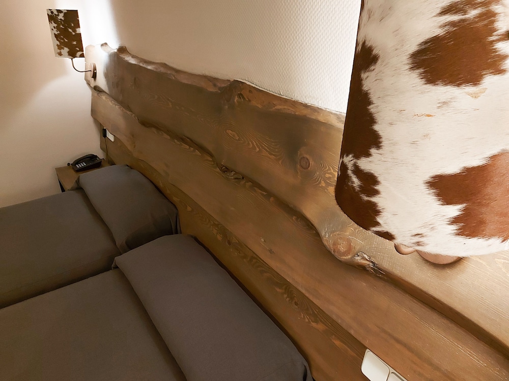 Standard Double Room - Photo 6