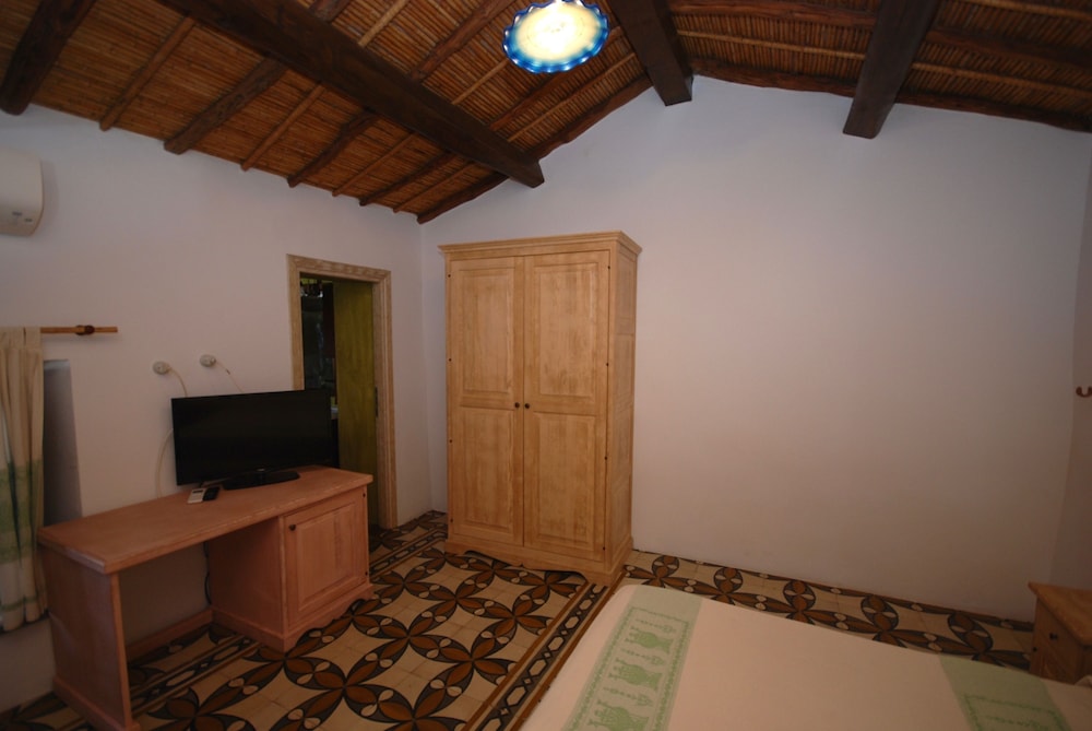 Standard Double Room, City View photo 3