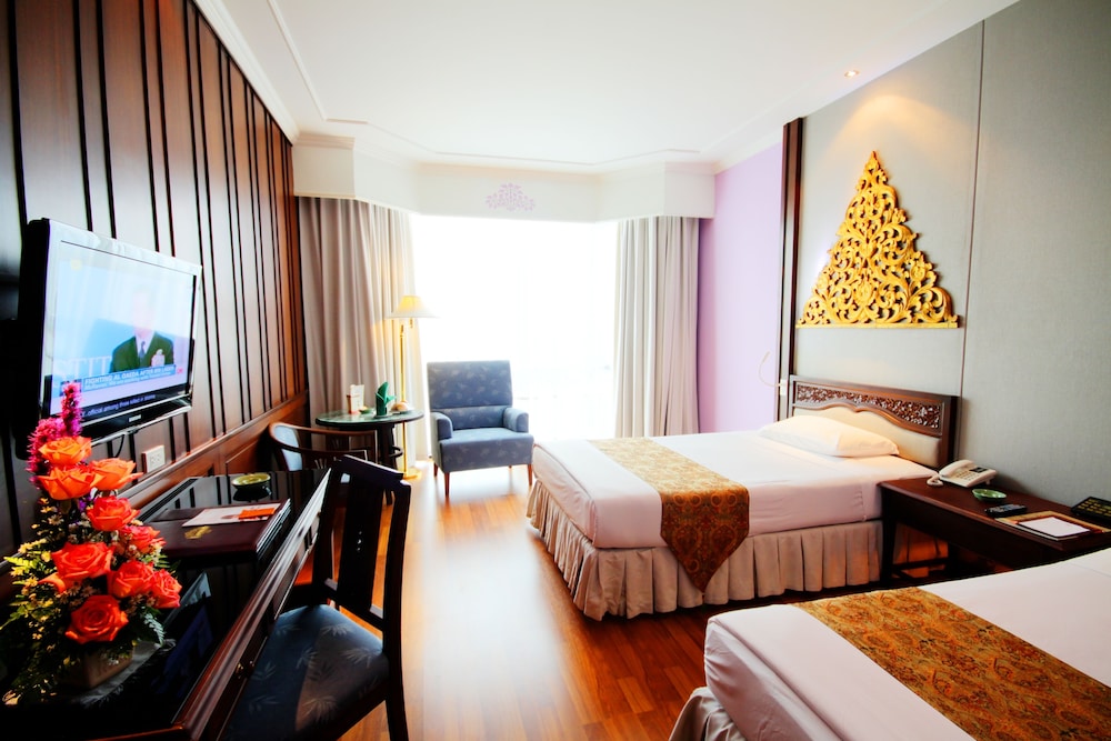 Executive Room - Photo 7