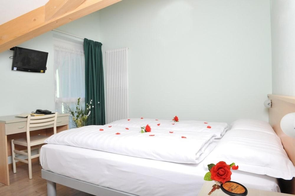 Classic Double Room Single Use photo 1