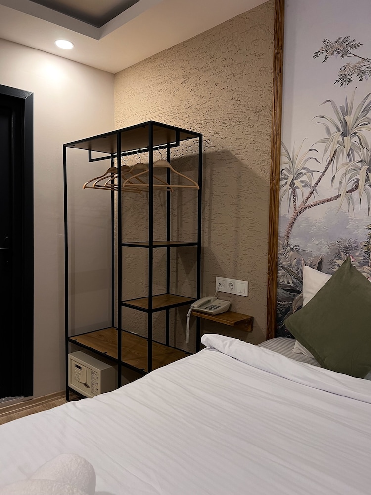 Comfort Room photo 3