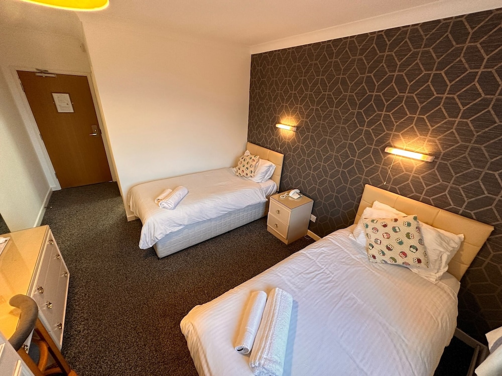 Classic Twin Room, 2 Twin Beds - Photo 3