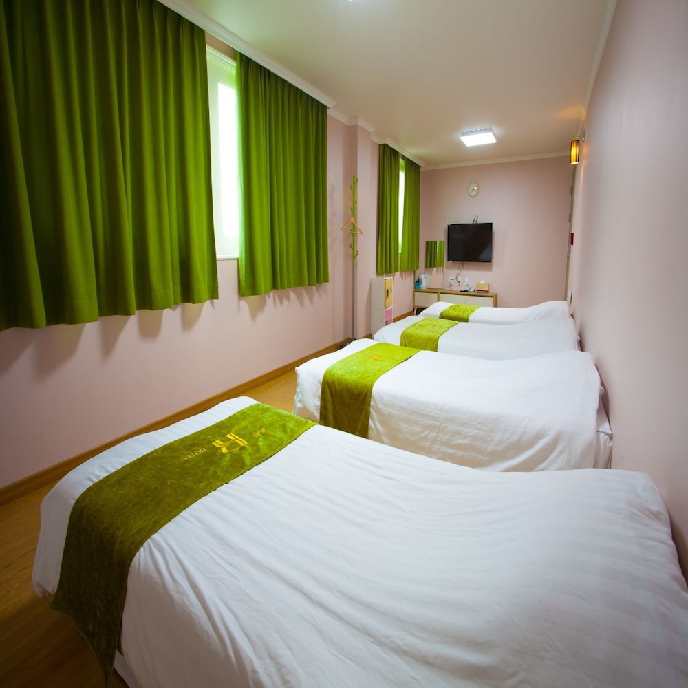 Quadruple Room photo 2
