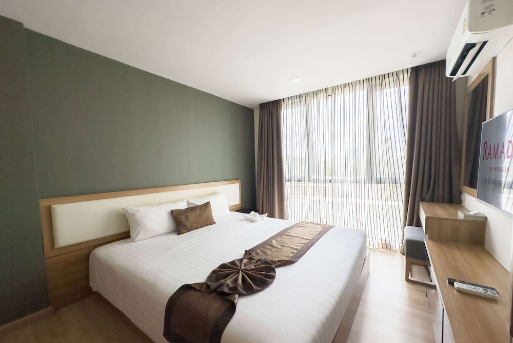 Room, 2 Bedrooms (Grand Premier, 2 King)