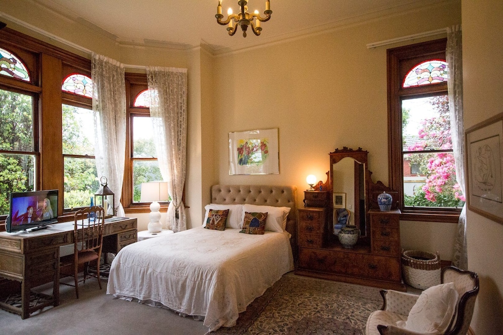 Standard Suite, 1 Bedroom, Non Smoking (Blue Room) photo 1