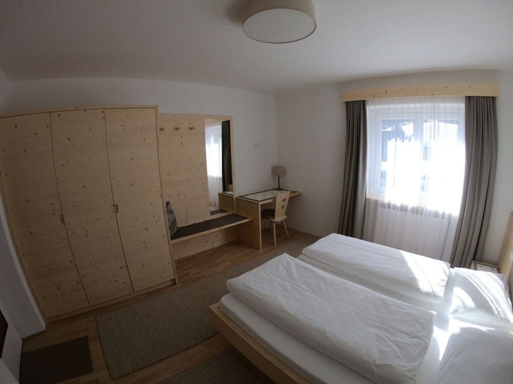 Apartment photo 2