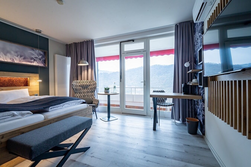 Deluxe Double Room, Balcony photo 2