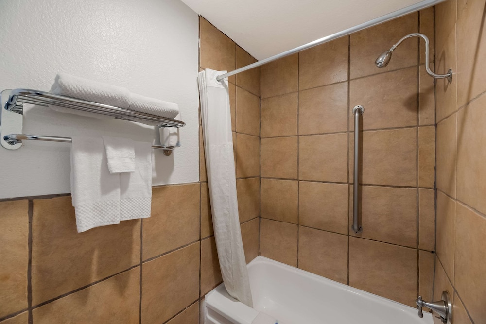 Room, 1 Double Bed, Non Smoking - Photo 6