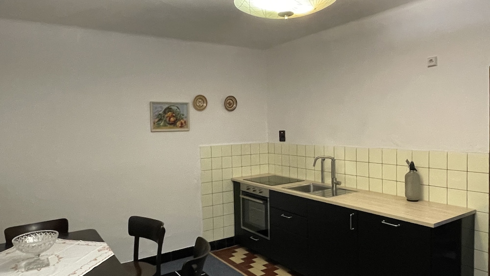 House, 2 Bedrooms, Accessible, Smoking photo 3