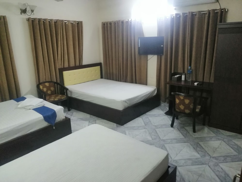 Deluxe Triple Room photo 2