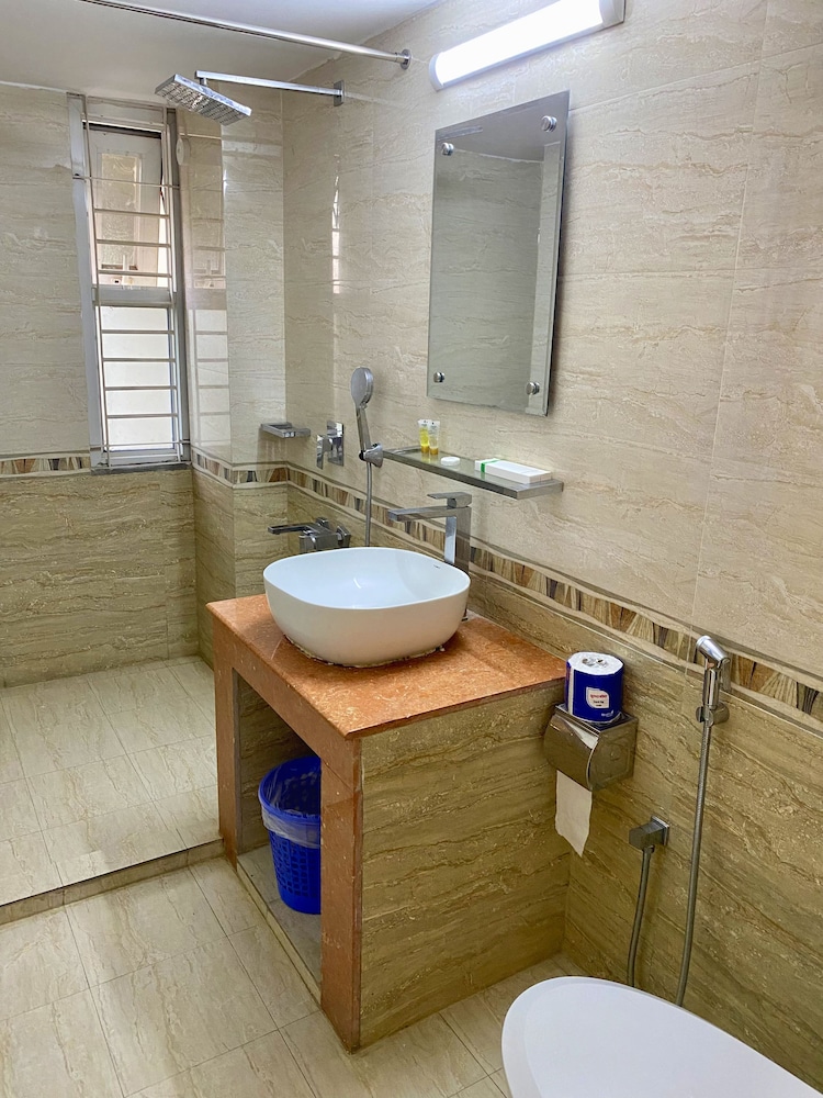 Executive Double Room, City View - Photo 5
