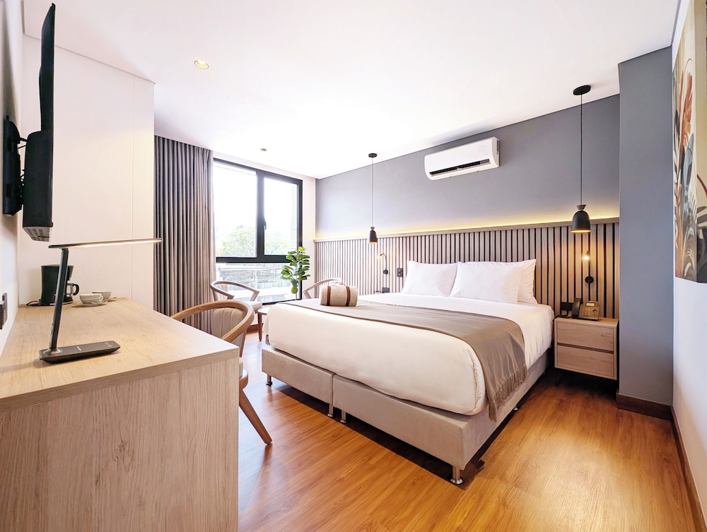 Luxury Double Room, City View