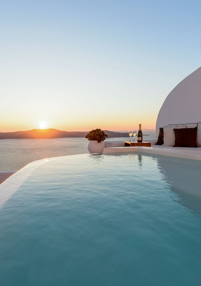 Honeymoon Suite - Photo 10