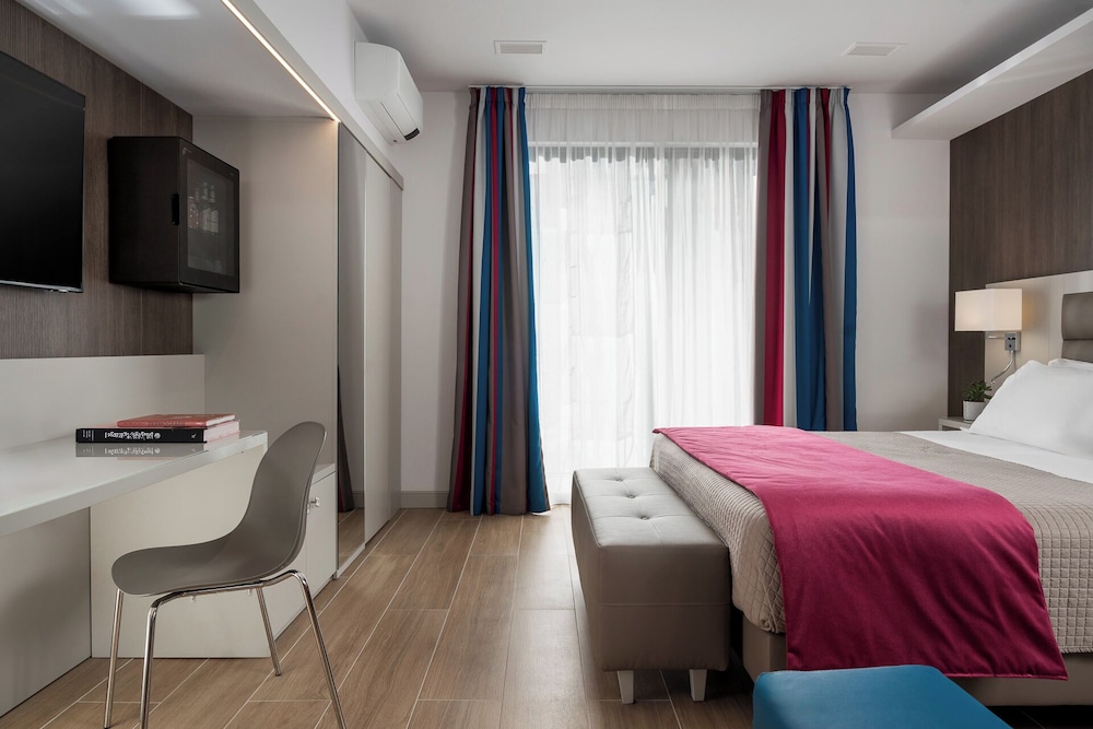Deluxe Double or Twin Room - Photo 14
