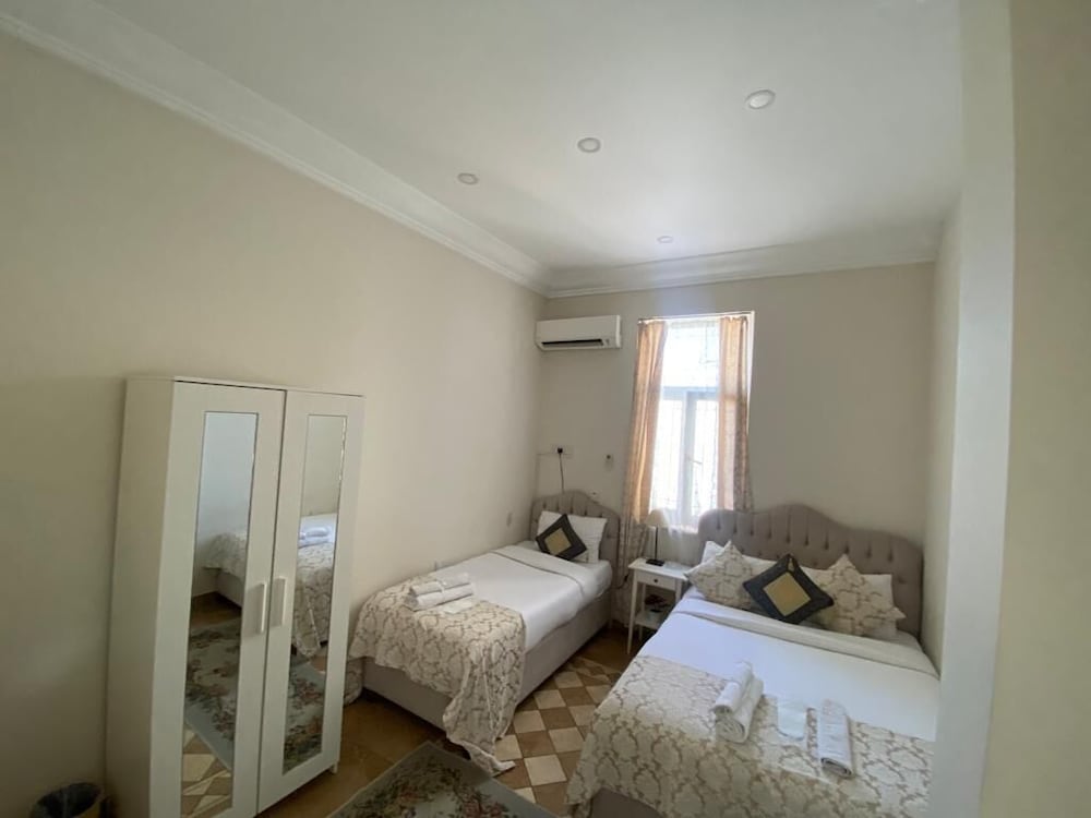Economy Triple Room photo 1