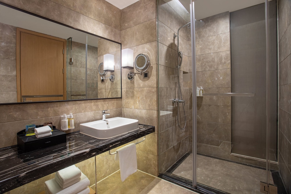 Suite, 1 Bedroom, Club Lounge Access (Lounge Access) - Photo 4