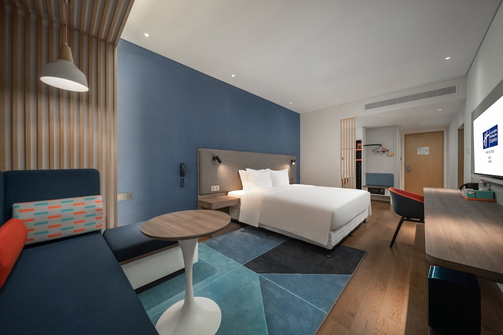 Standard Room, 1 King Bed - Photo 1