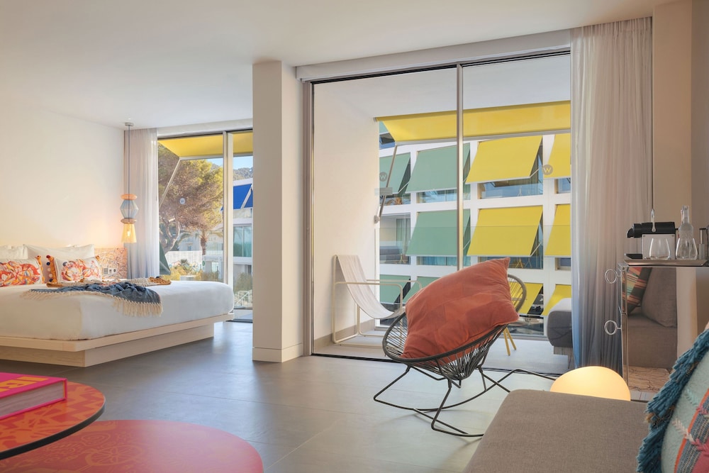 Suite, 1 King Bed, Sea View (Balcony) - Photo 2