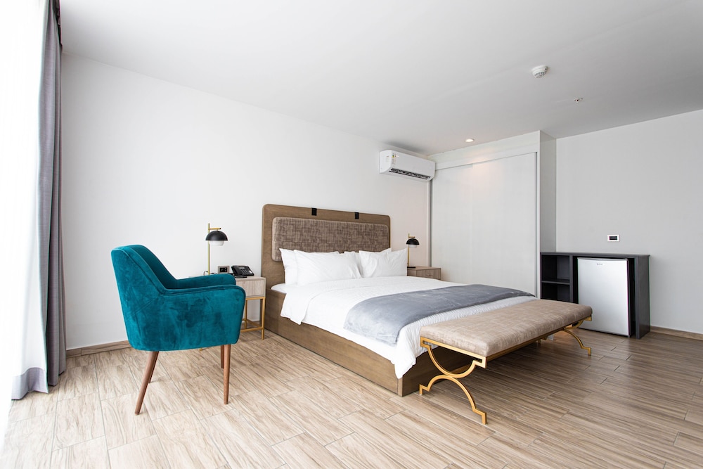 Premium Studio Suite photo 3