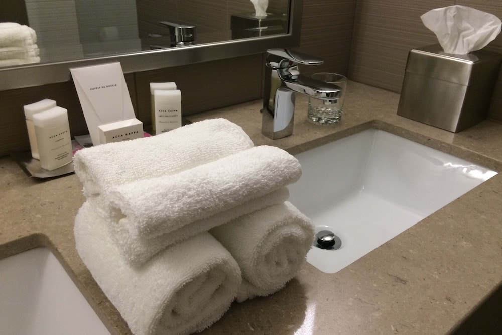 Suite, 1 Queen Bed, Accessible, Non Smoking (Efficiency) - Photo 6