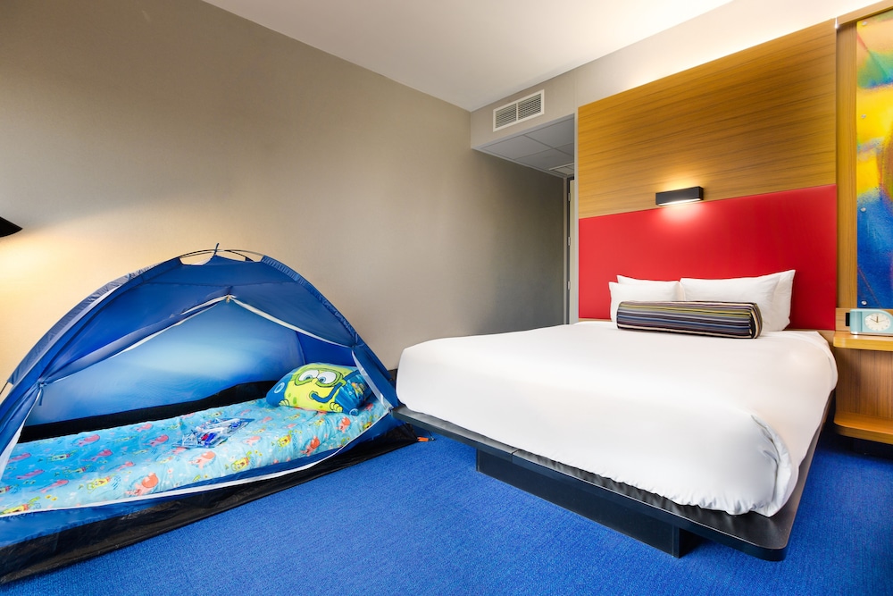 Room, 1 King Bed - Photo 4