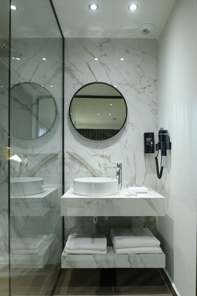 GREEN DELUXE ROOM - Photo 16