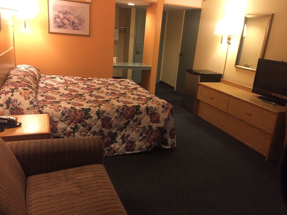 Room, 1 King Bed, Non Smoking photo 1