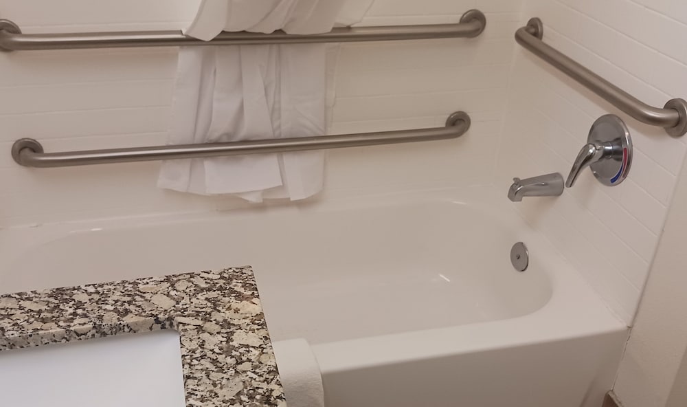 Superior Room, 1 King Bed, Accessible, Non Smoking (Kitchenette) - Photo 3
