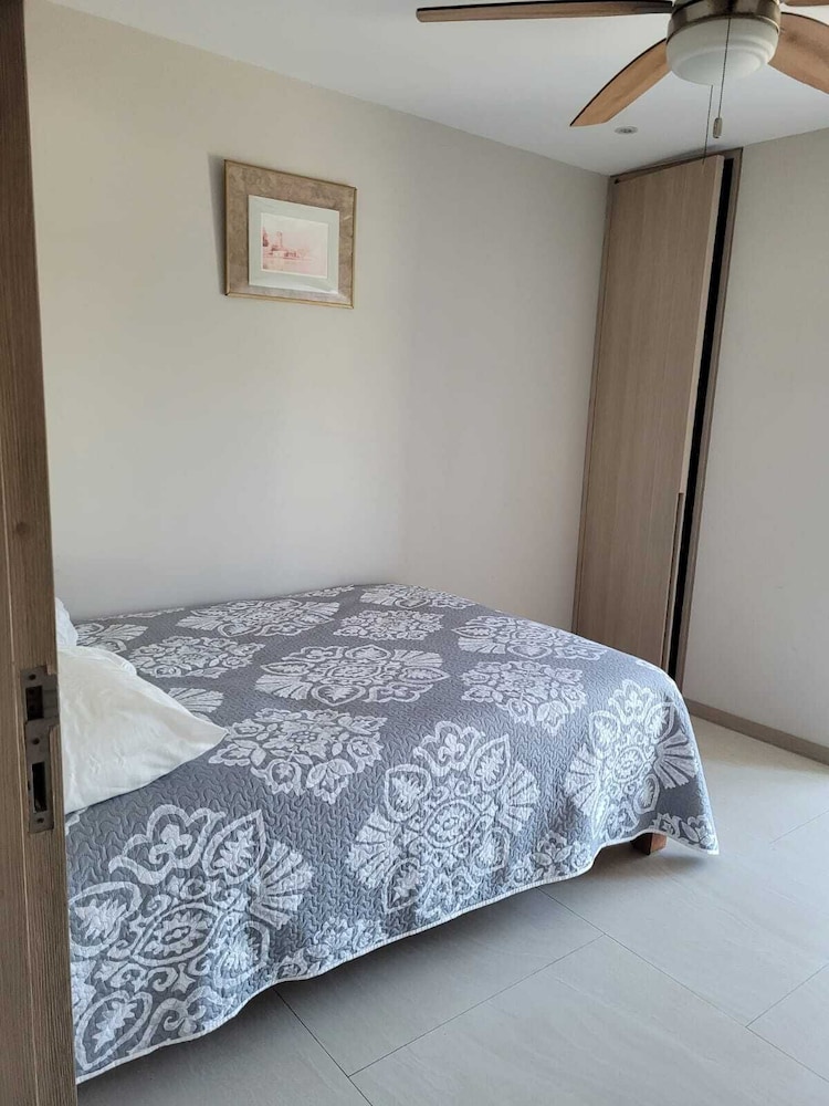 Family Apartment, 3 Bedrooms, Kitchen, Ocean View photo 1