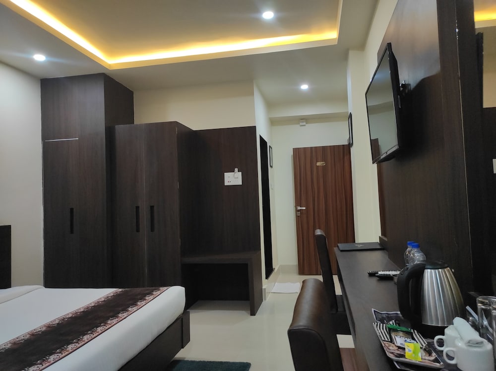 Family Room - Photo 3