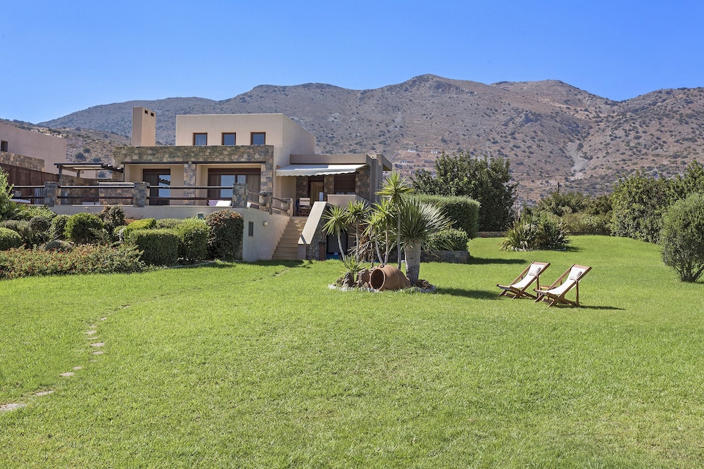 Elounda Seafront Villa - Photo 12