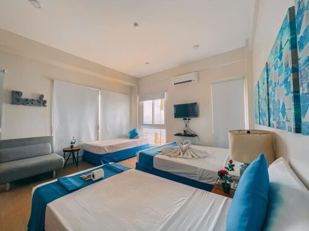 Family Room, Ocean View - Photo 4