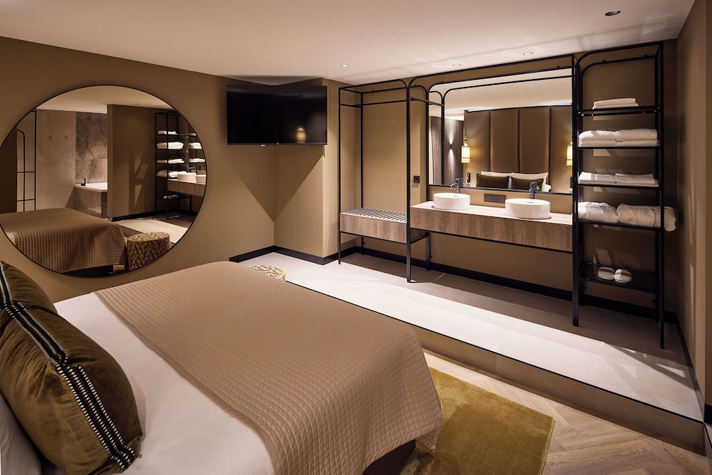 Family Suite, Multiple Beds photo 2